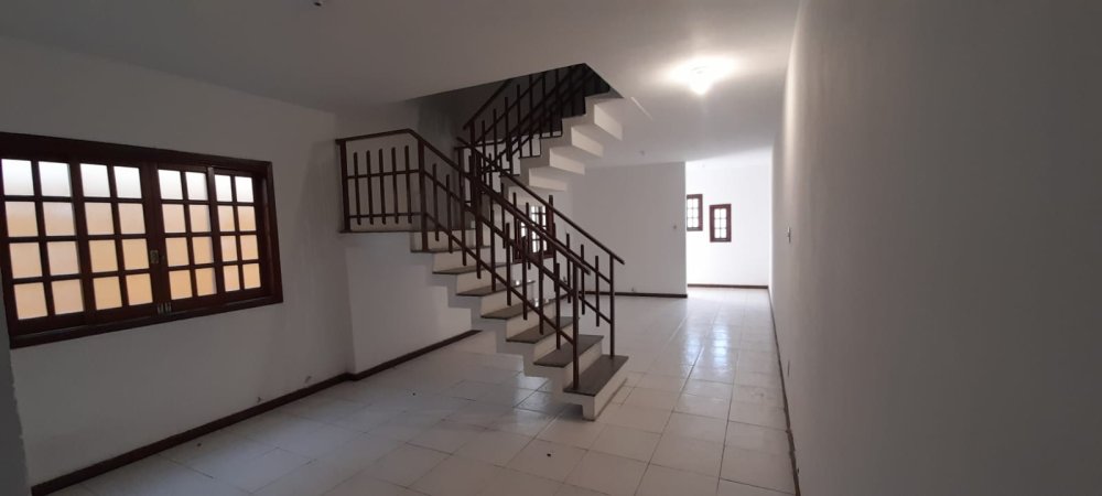 Sobrado Geminado - Venda - Retiro da Mantiqueira - Cruzeiro - SP