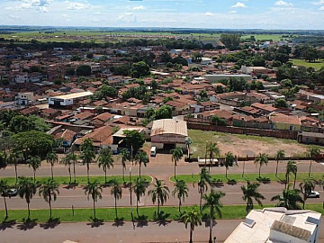 Galp�o comercial em ponto estrat�gico na av. Jo�o Mansur